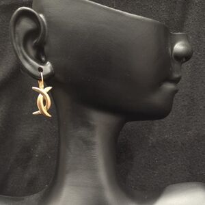 Elegant Gold Twist Earrings